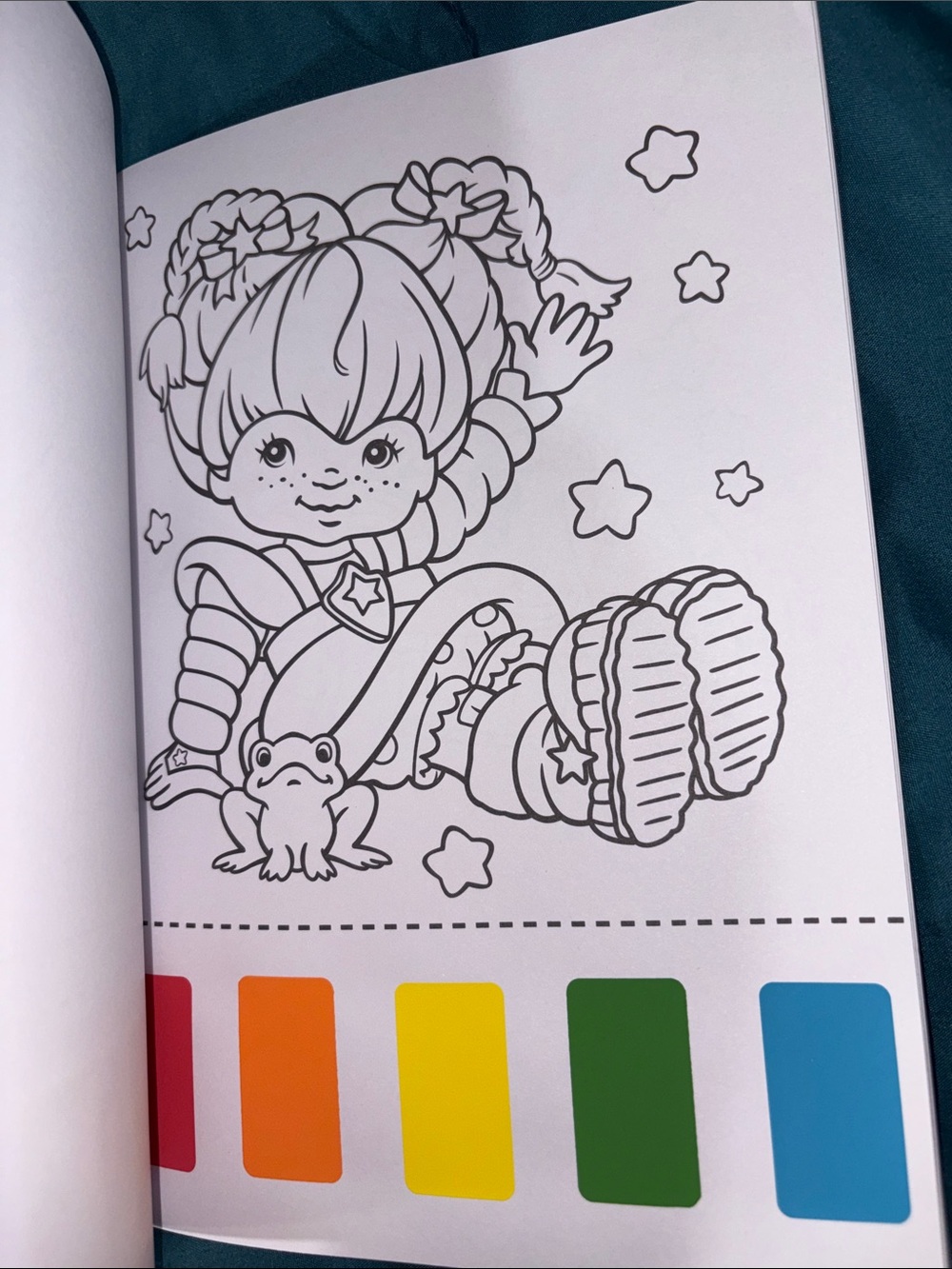 Hallmark - CrownJewlz Kidz - Rainbow Brite Water Painting Book - think pages - Picture 4 of 7
